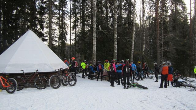 Laavulla 40 min tauko.