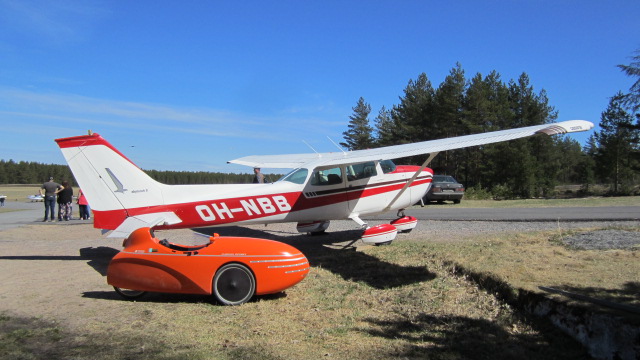 Cessna 172 Skyhawk valmistusmäärällään se on maailman eniten valmistettu siviililentokone.