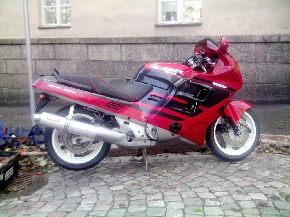 Honda CBR 1000 F 002.jpg