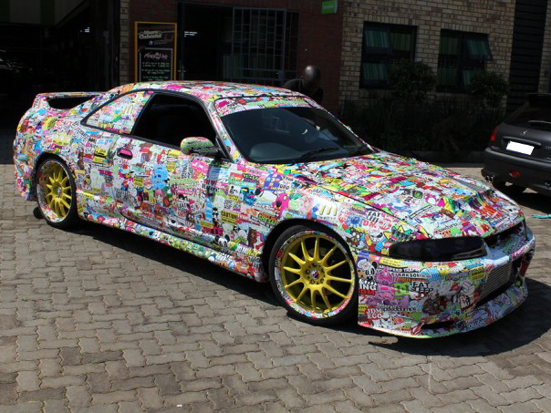 Nissan-Skyline-R34-total-car-wrapping-sticker-bomb-effect-1.jpg