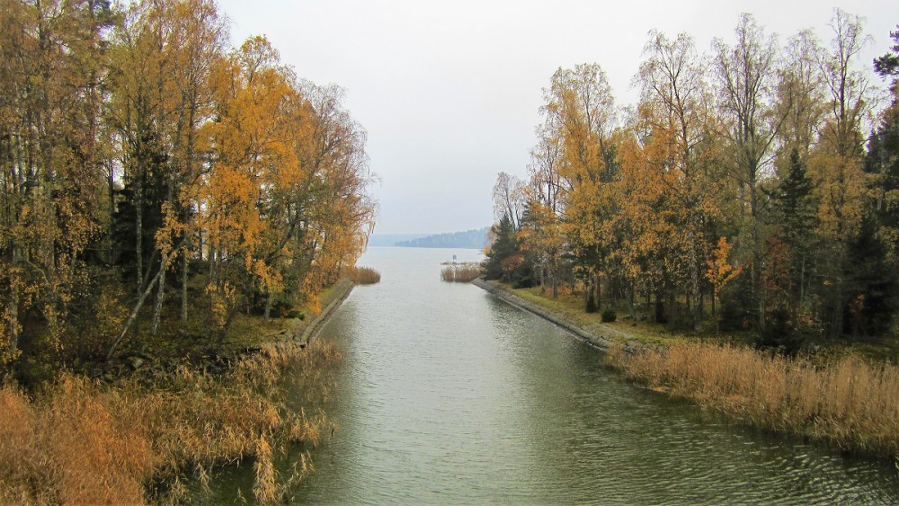 Kanava Saaristotiellä. Skärgårdsvägen.