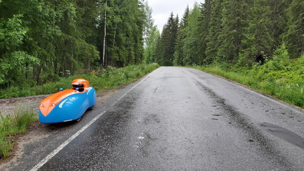 20210613_092441.jpg (2.44 MiB) Katsottu 17398 kertaa Ensimmäinen tauko ehkä 75 km kohdalla. Isoimmat mäet jo ajettu. Melkein puolimatkaan satoi vettä, mutta ei haitannut.