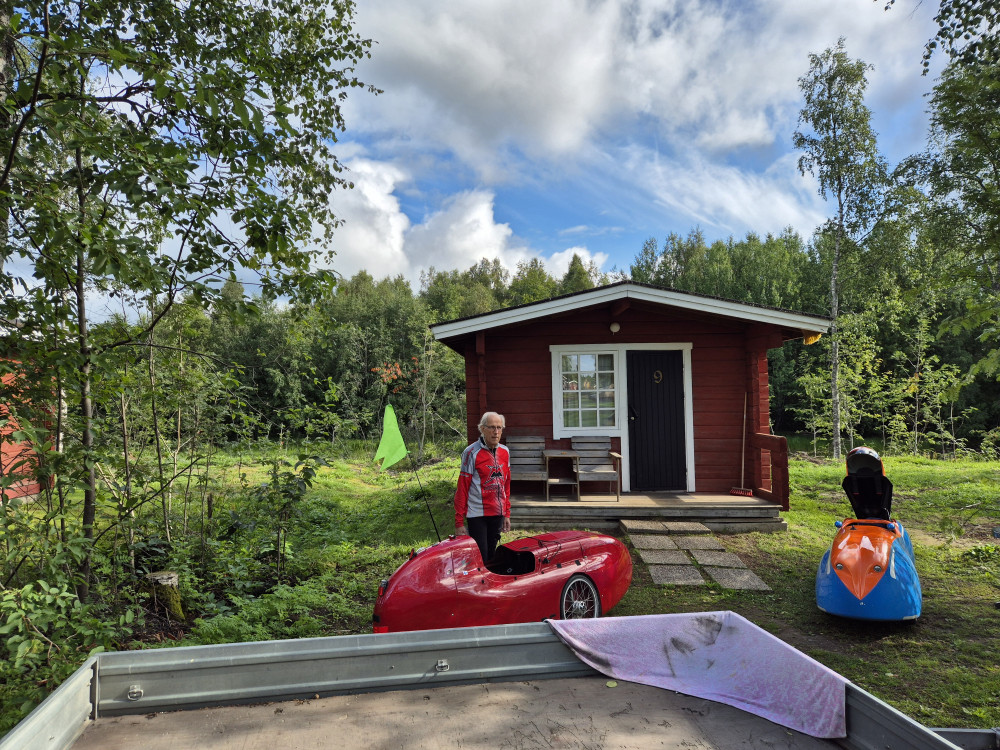 Mökkimajoitus leirintäalueella
