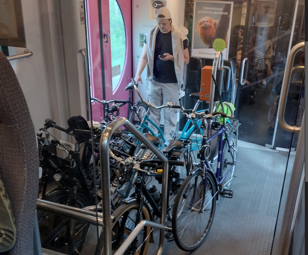 PYörä keskitolpassa.jpg
