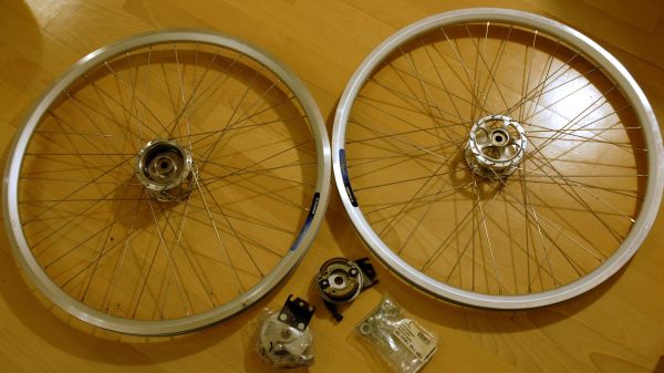 2 kpl Ice 26” triken pyörää Sturmey Archer navoilla ja rumpujarruilla