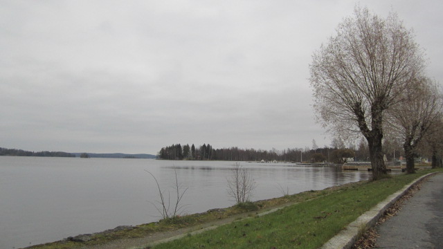 Vammala Rautavedenkatu. Tästä pääsee keskustan ohi kivasti.