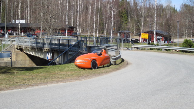 Muroleen kanavalla ollaan jälleen. Kahvila taisi olla jo auki.