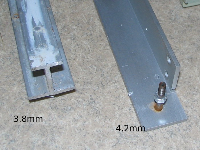 IMG_6999m.JPG (386.29 KiB) Katsottu 6434 kertaa I-profiili 40x40x1200mm, kulma 40x40x500mm