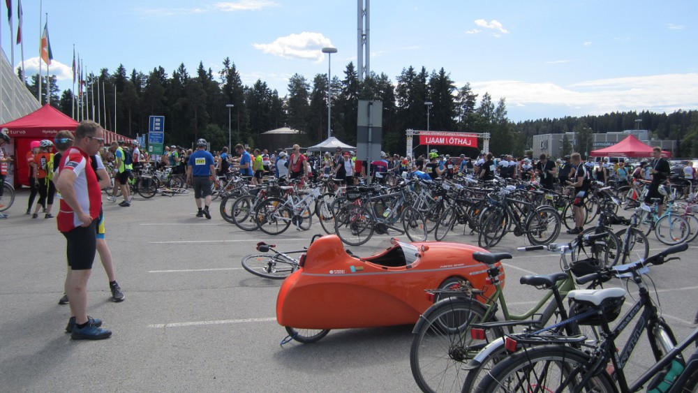 PP2018_MAALI.jpg (359.59 KiB) Katsottu 14455 kertaa Ihmettelijöitä riitti aina kun pysähtyi. Joskus on kuulemma ollut keltainenkin kinneri mukana.