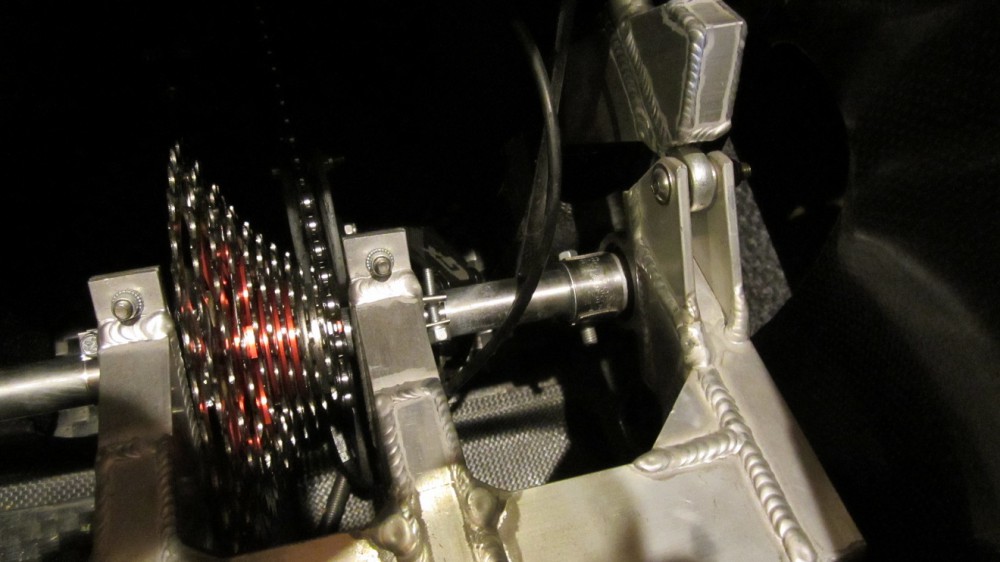 Oikearakenne.jpg (259.91 KiB) Katsottu 6448 kertaa Oikeapuoli vetoakseli.