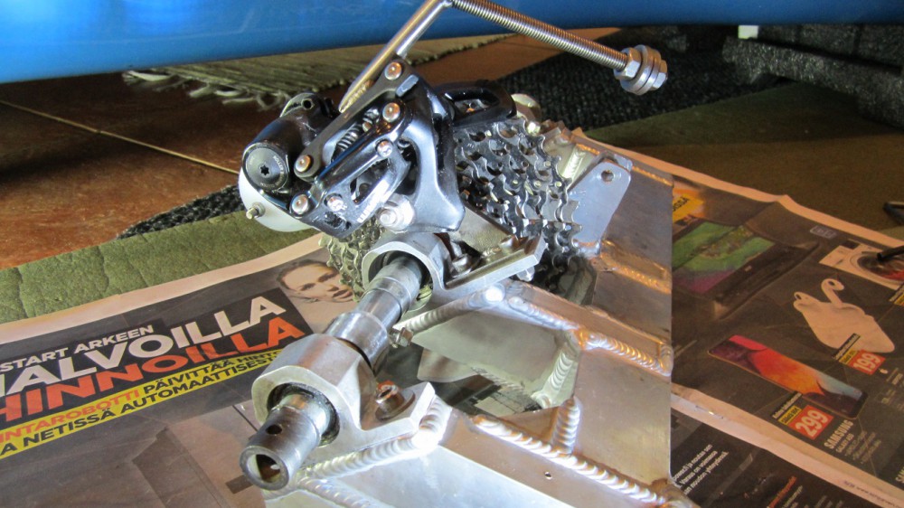 Hilavitkutin.jpg (380.23 KiB) Katsottu 6254 kertaa Jännä, heilahduksen vaimennus paino vaihtajassa.