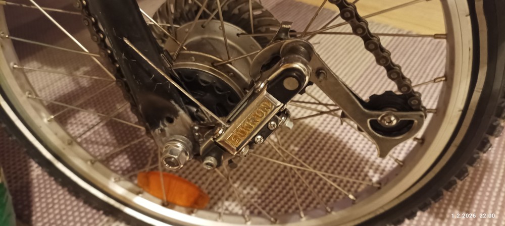 kevyitä komponentteja raskaamma rumpujarruvaihtee kanssa.