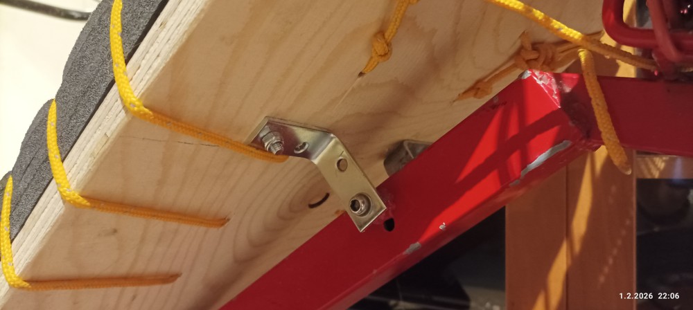 IMG_20260201_220650.jpg (540.23 KiB) Katsottu 73 kertaa kiinnitys minimisäädöllä löyty melke valmiiksi