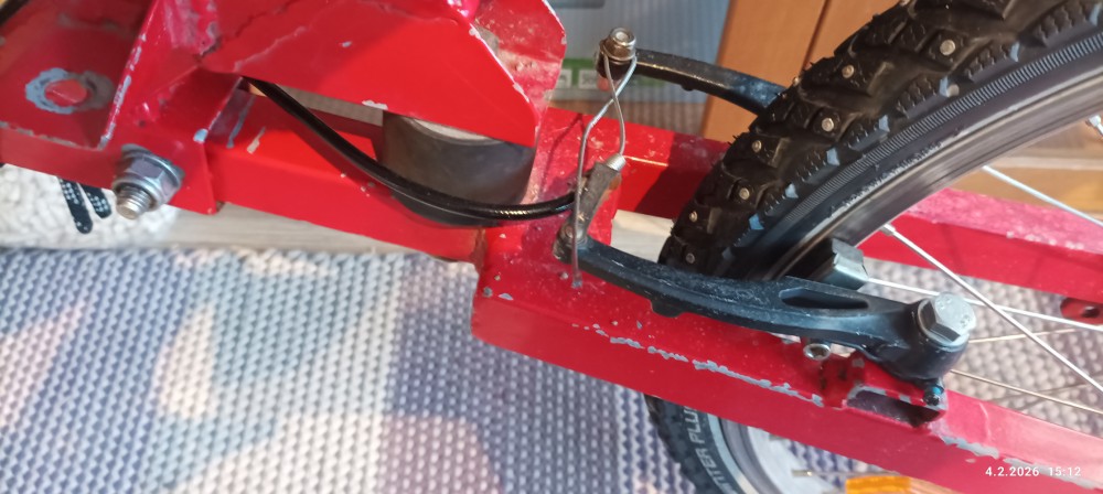 IMG_20260204_151250.jpg (649.14 KiB) Katsottu 39 kertaa säädettävä antiikkijarru joka tietty vikisee käytös